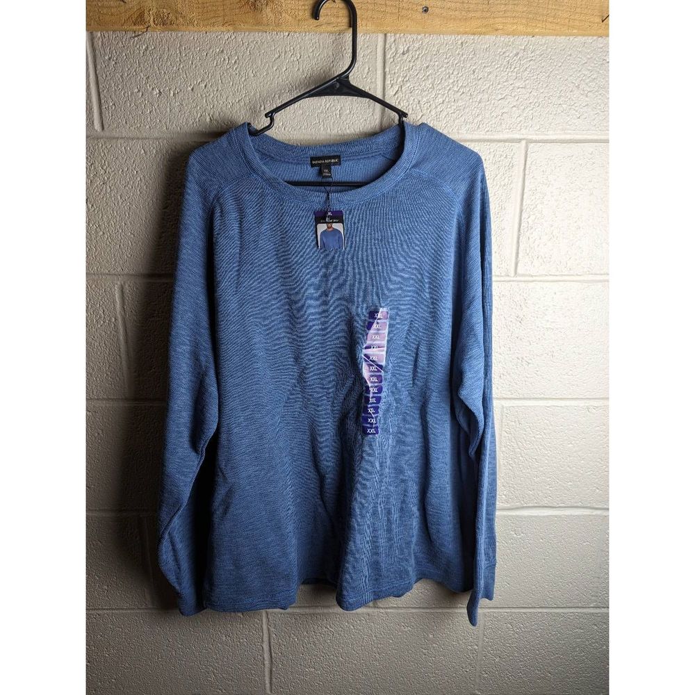 3/$18 Banana Republic Crew Neck Sweater